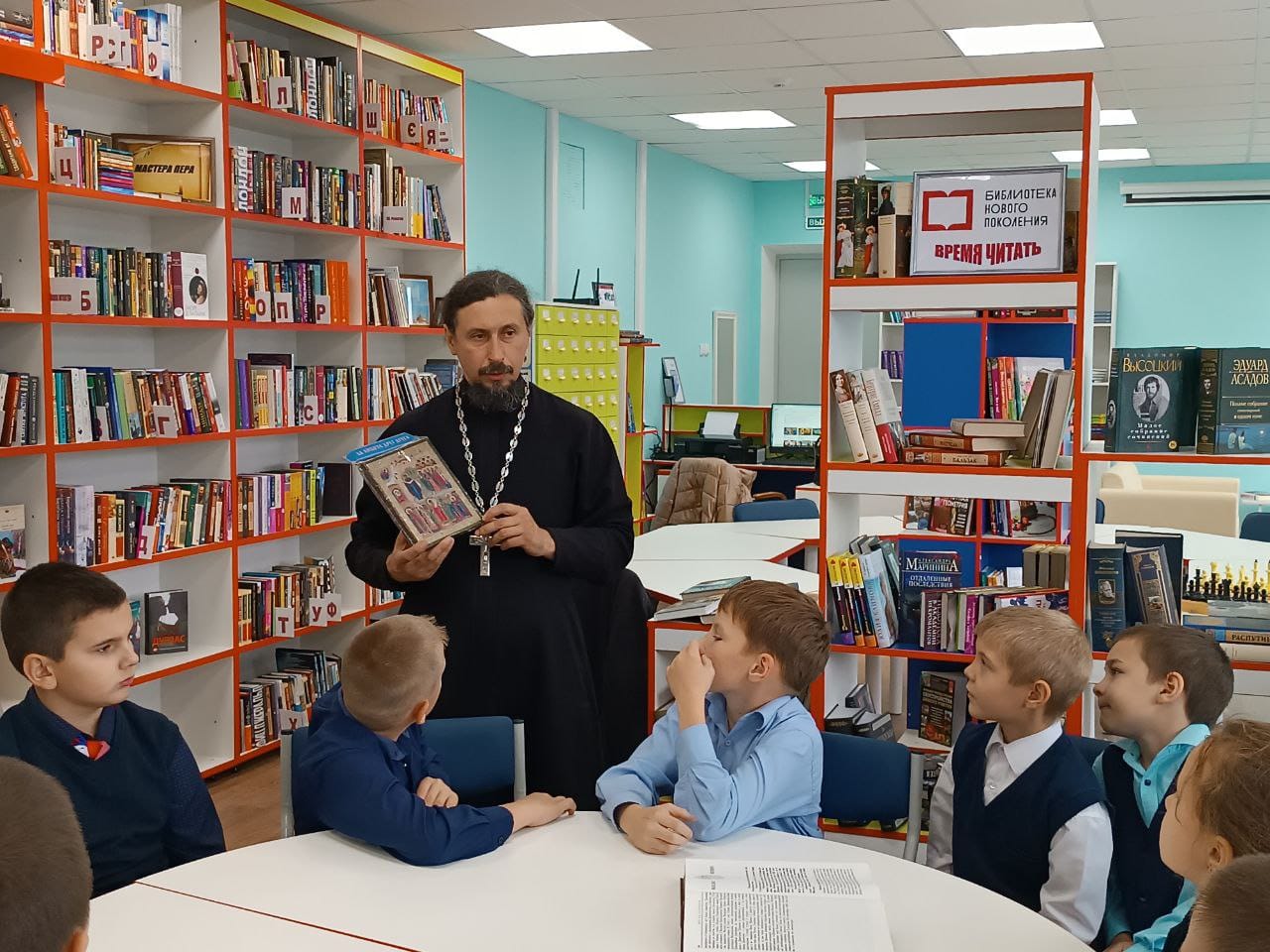 Православного праздника Покрова Пресвятой Богородицы.