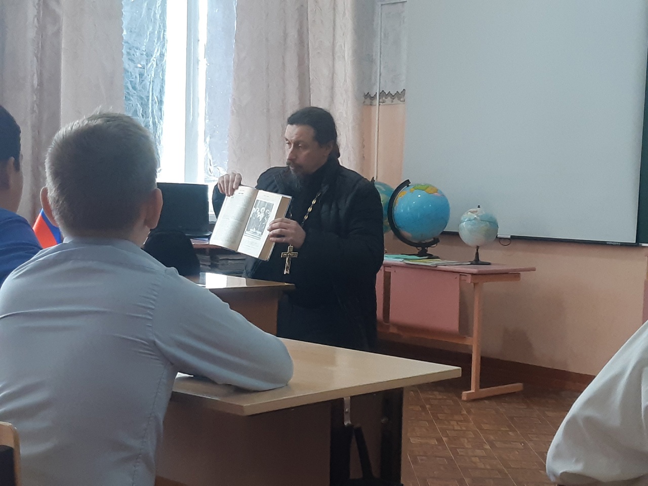 СРЕТЕНИЕ ГОСПОДНЕ: история светлого праздника и  значение..